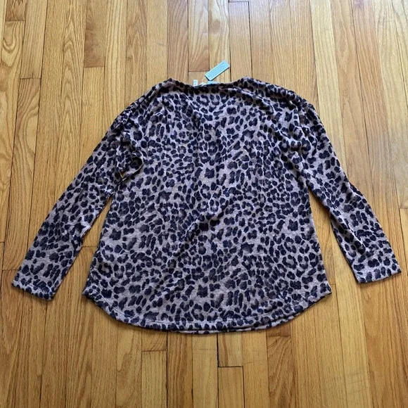 NWT Soft Surroundings Cheetah Blouse - Picture 4 of 4